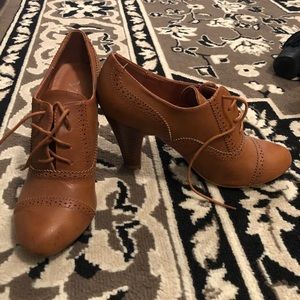 Tan Oxford Pumps
